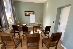 EDE4F9DA-AB05-4198-99AE-44AA09A54249_1_105_c